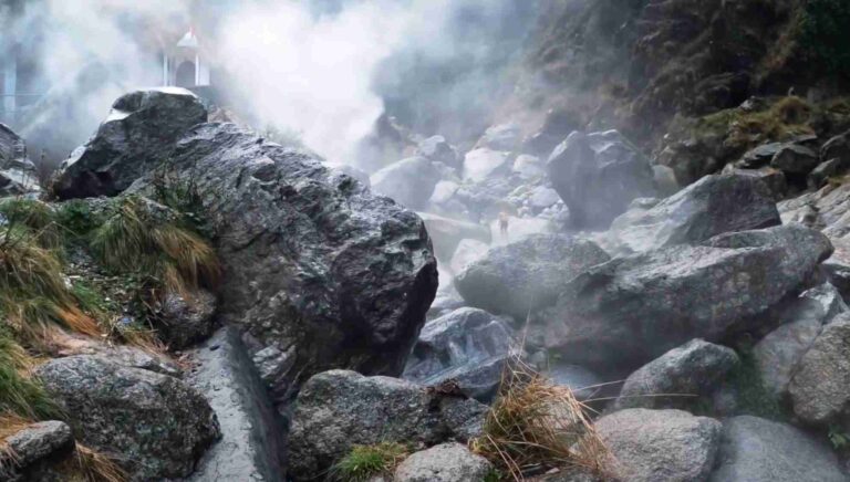 5 Best Hot Water Springs in Himachal Pradesh