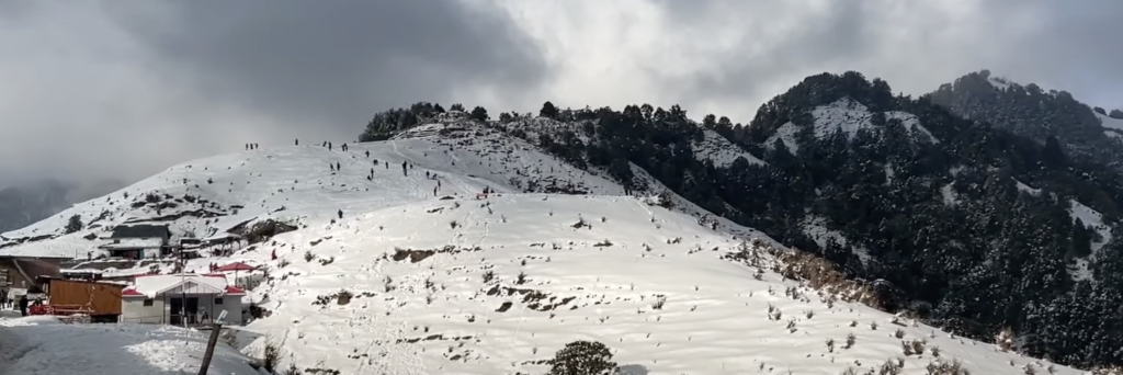 bir billing during snowfall in himachal pradesh